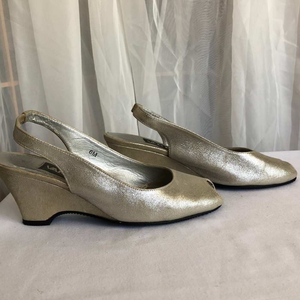 Van Eli “Baise” Slingback wedges size 6